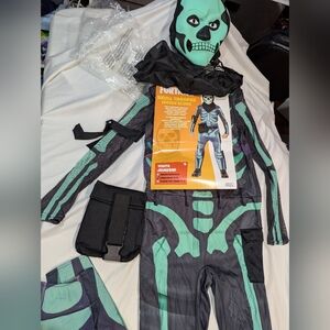 2022 Fortnite Skull Trooper YOUTH Large 10/12 Green Glow Halloween Costume